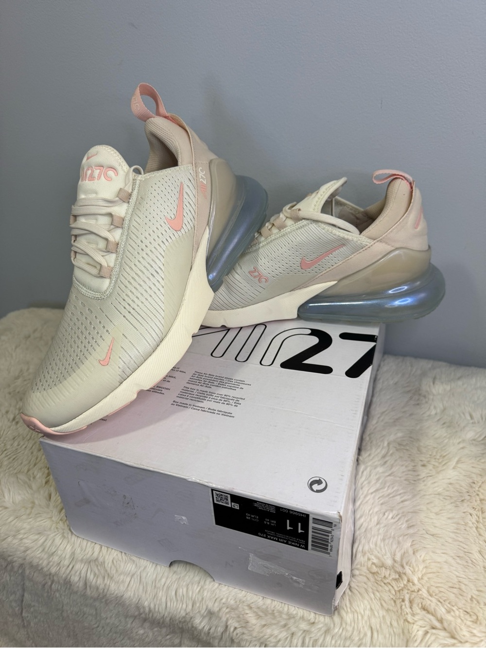 Nike Air Max 270 Women’s Sneakers - Cream/Pink